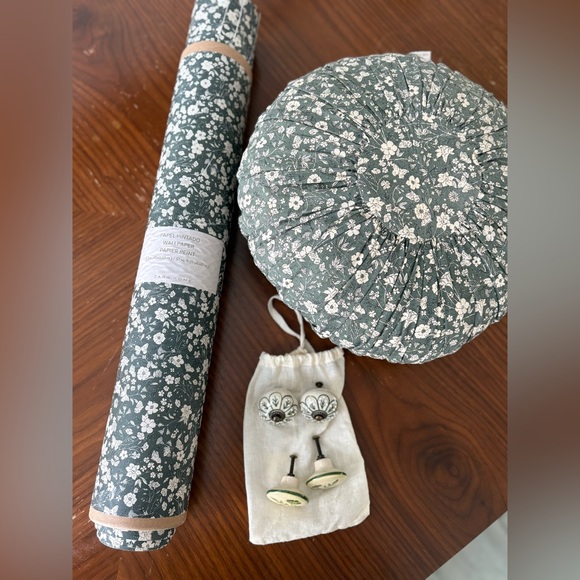 Zara Home Floral Wallpaper Roll - Picture 1 of 8